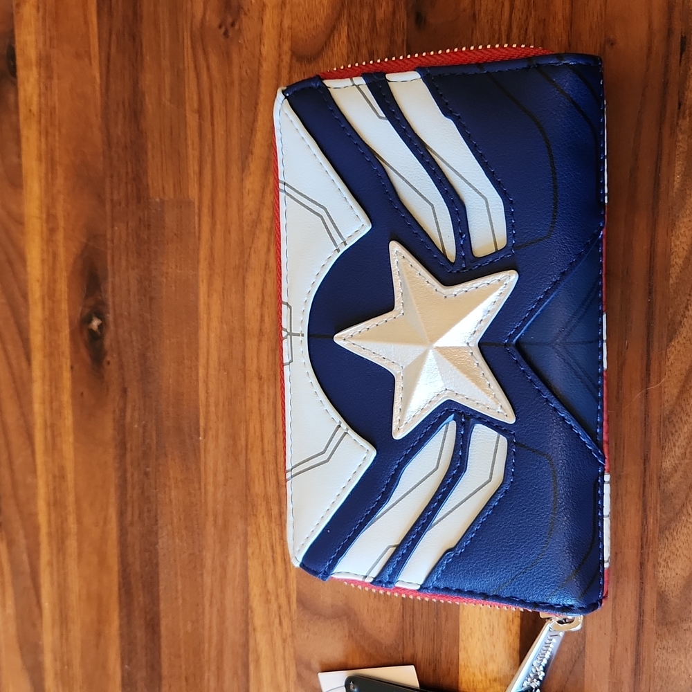 Marvel The Falcon And The Winter Soldier Captain American mid size zipper wallet